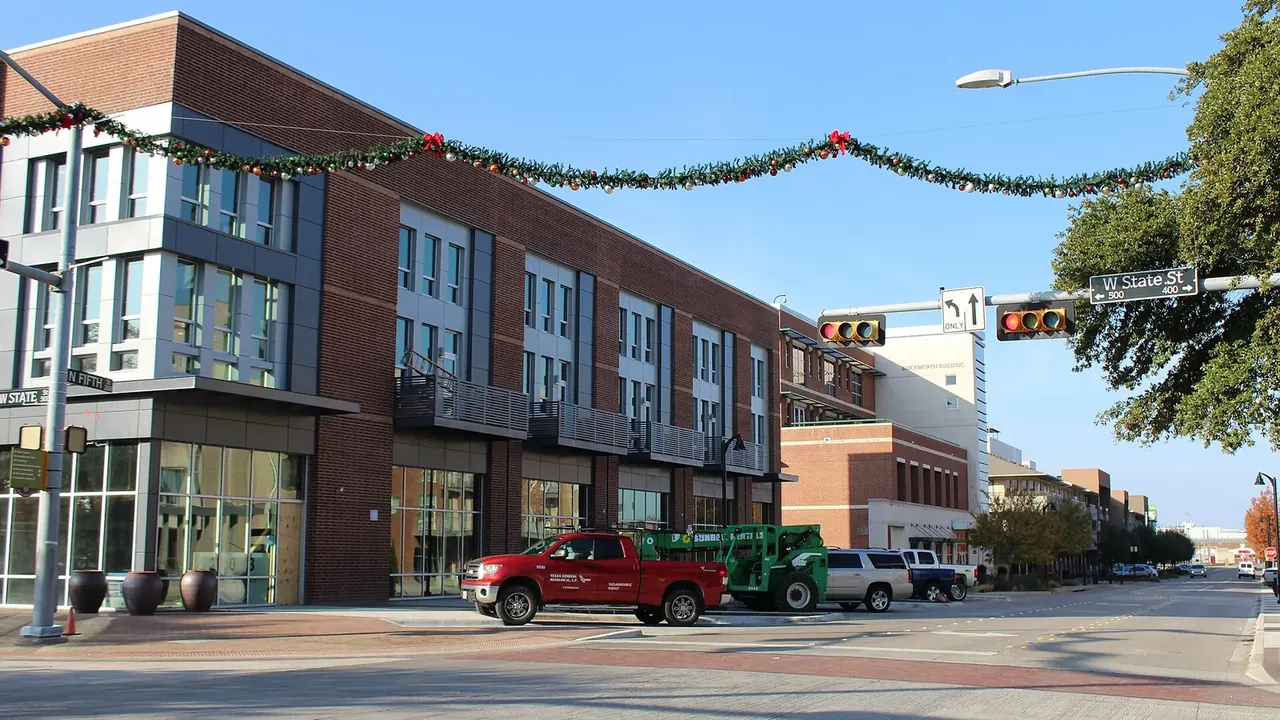 Garland skyline