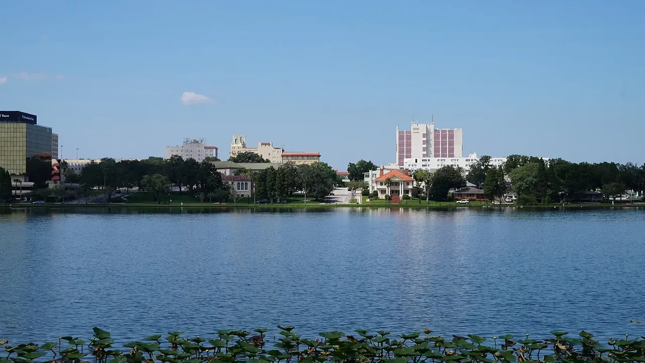Lakeland skyline